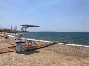 Δήμος Παλαιού Φαλήρου: Προσβάσιμη και φιλική η παραλία στα άτομα με αναπηρία