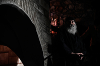 Εφτασε στην Αθήνα το Αγιο Φως - Μεταλαμπαδεύεται σε όλη την Ελλάδα (εικόνα)