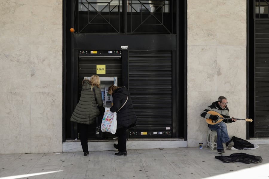 Προπληρωμένες κάρτες: Άλυτα τα προβλήματα, γιατί δεν πληρώνεται απευθείας σε IBAN