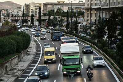 Κίνηση: «Κατακόκκινοι» οι δρόμοι στον Κηφισό - Που εντοπίζονται τα προβλήματα