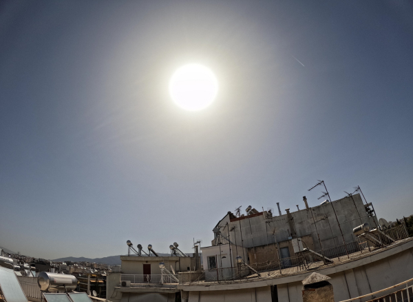 Ο καύσωνας πάτησε φρένο