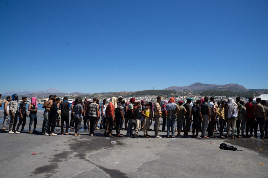 Μεταναστευτικό: Η κυβέρνηση ψάχνει χώρο για κλειστή δομή στην Κρήτη - «Όχι» από τοπική αυτοδιοίκηση και τουριστικούς φορείς