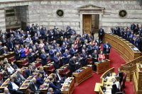Βουλευτές ΝΔ: Ο «άγνωστος πόλεμος» του... σταυρού και η... καλπονοθεία