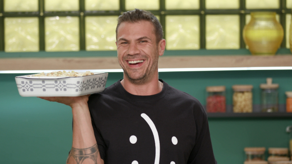 «Kitchen Lab»: Κλασικές και μοντέρνες γεύσεις με μικρές εκπλήξεις δια χειρός Πετρετζίκη (11-12/10)