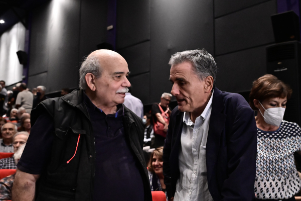 Ο τελευταίος να κλείσει την πόρτα: Επίσημα παρελθόν και ο Νίκος Βούτσης από το ΣΥΡΙΖΑ, μετά τον Σκουρλέτη