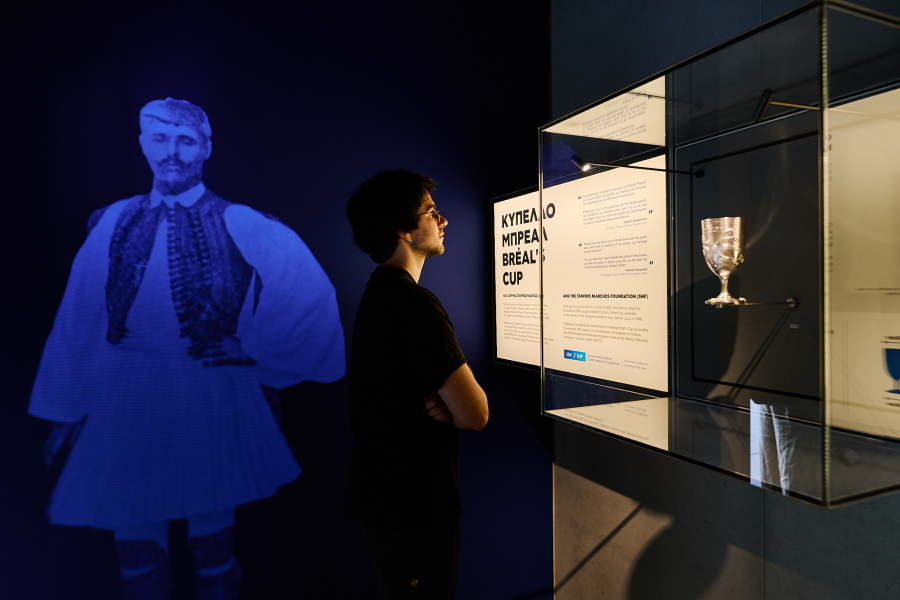 Το ιστορικό Κύπελλο του Σπύρου Λούη επέστρεψε στην Αθήνα - Δείτε το από κοντά στο ΚΠΙΣΝ