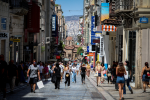 Κύκλωμα εκβιαστών στην Αθήνα: Η 43χρονη αρχηγός - «Έχω δώσει 120.000 ευρώ» λέει επιχειρηματίας