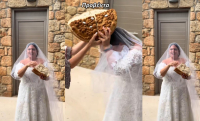 Δανάη Μπάρκα: Τήρησε το έθιμο - Η στιγμή που σπάει την «προβέντα» στο κεφάλι της