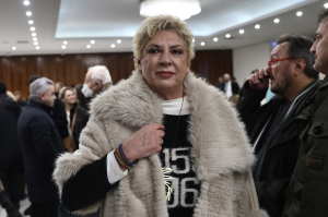 Τι κοινό έχουν η Μιμή, οι τσολιάδες και η Στάζι με τον Κασσελάκη