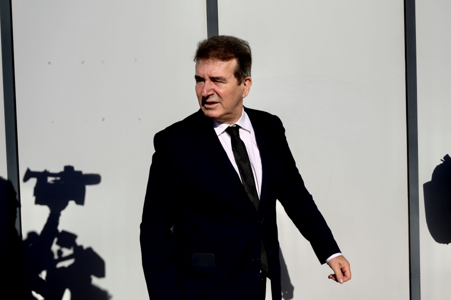 Τηλεδιάσκεψη Χρυσοχοΐδη με 2.500 αστυνομικούς για την ενδοοικογενειακή βία