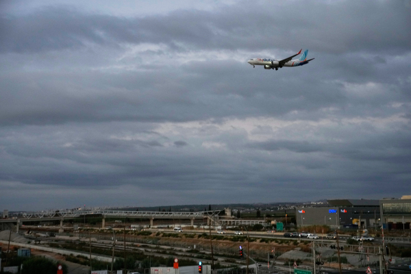 Τραμπ και Νετανιάχου «βλέπουν» Ιράν πίσω από την επίθεση στην πτήση της flydubai: «Θα τους χτυπήσουμε πολύ δυνατά»