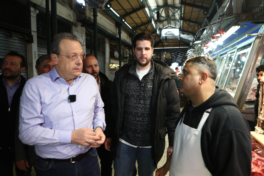 Φάμελλος: Η κυβέρνηση έχει μετατρέψει το πασχαλιάτικο τραπέζι σε πολυτέλεια