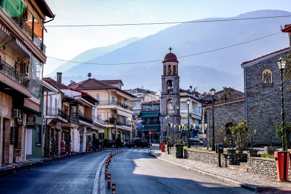 Αδέλφια με καλλιτεχνική φλέβα έβαψαν πάνω από 40 σπίτια στο Λιτόχωρο