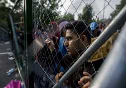 Λίγο πάνω από 57.000 ανέρχονται οι πρόσφυγες σε όλη τη χώρα