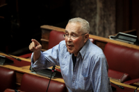 Ζουράρις εναντίον Dior: Ο οίκος θα επιδείξει οιονεί πλαγγόνας, «αγάλματα φωνήεντα»