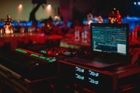 Καλύβια: Στη φυλακή η 44χρονη DJ για το πάρτι με τα ναρκωτικά