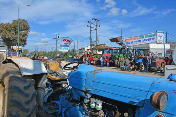 «Έπεσε η αυλαία» για τα μπλόκα αγροτών