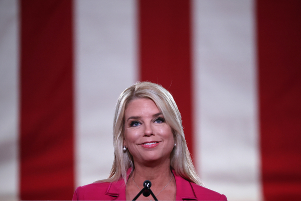 Πάμ Μπόντι: Σε ποια δίνει τη θέση του Γενικού Εισαγγελέα ο Τραμπ μετά το «σκάνδαλο Γκετζ»