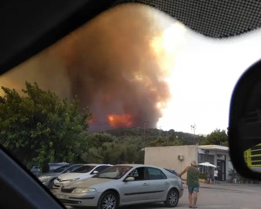 Δραματικές ώρες στην Αχαΐα - Επείγον μήνυμα από το 112 προς τους κατοίκους: «Φύγετε προς Αίγιο»