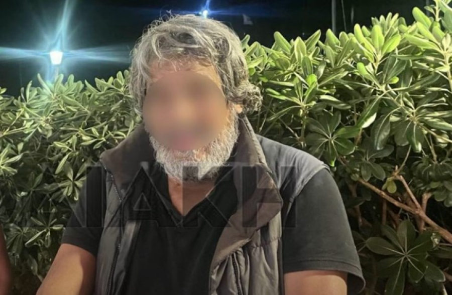 Ρόδος: «Μου έδωσαν χρήματα για να με... αποζημιώσουν» είπε ο άστεγος που τον έριξαν σε σιντριβάνι