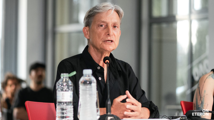 Judith Butler in Athens: Στην κατάμεστη Δημοτική Αγορά Κυψέλης ζήσαμε μια βραδιά συμπερίληψης και ενδυνάμωσης