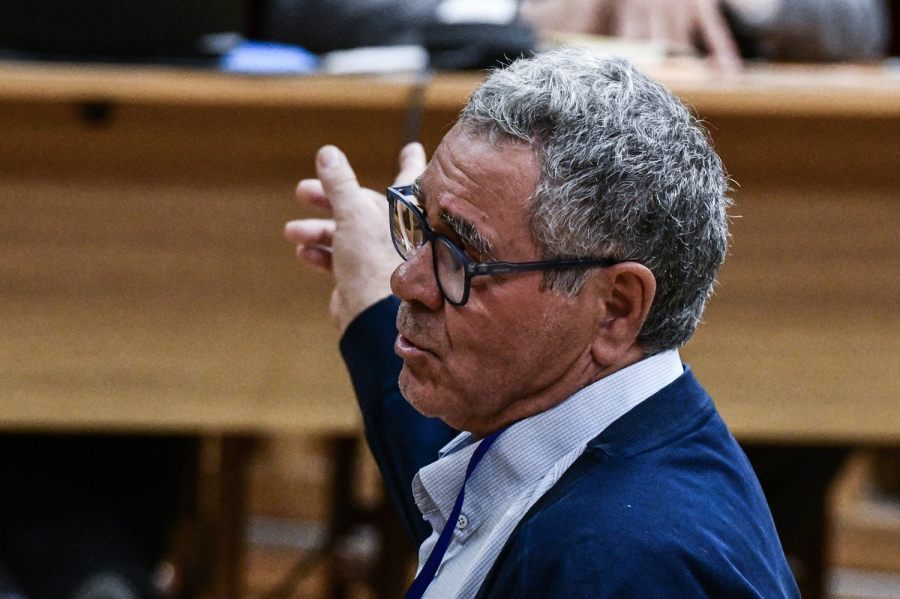 Συγκλονίζει η κατάθεση του πατέρα του Παύλου Φύσσα στη δίκη της Χ.Α., «ο δολοφόνος του έστριψε το μαχαίρι στην καρδιά...»