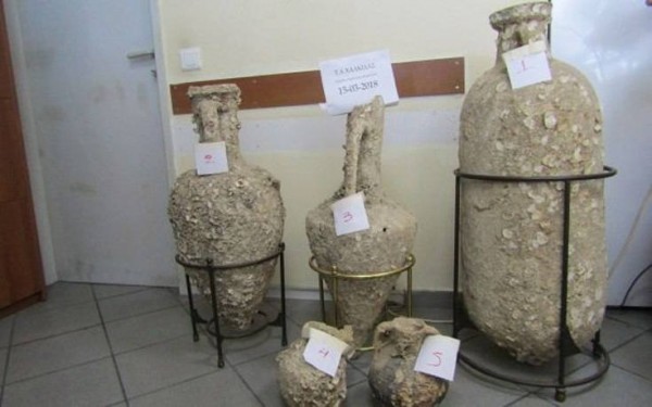 Τα αρχαία που βρέθηκαν στο σπίτι 43χρονου στη Χαλκίδα