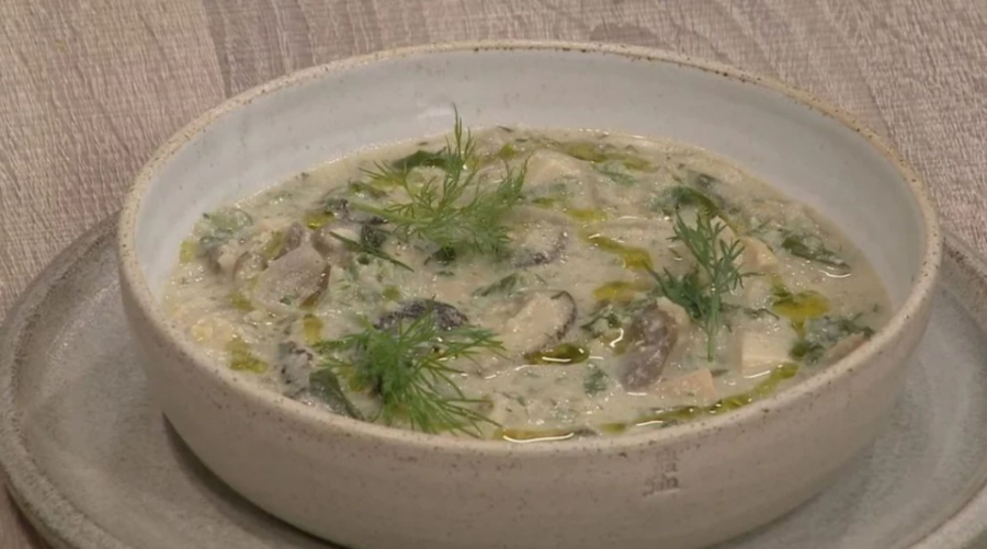 Τι τρώμε το βράδυ της Ανάστασης