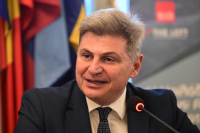 Φαραντούρης: Όχι σε περικοπές δαπανών για παιδεία, στέγαση - Κοινωνικές εκρήξεις έχουμε όταν αγνοούνται κοινωνικές ανάγκες