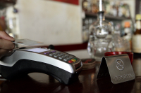 POS - ταμειακές μηχανές: 110.000 επιχειρήσεις έχουν ολοκληρώσει τη διασύνδεση - Οι προθεσμίες