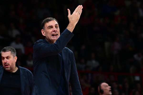 Παναθηναϊκός κατά Μπαρτζώκα: Θαυμάστε τον να βρίζει χυδαία Έλληνες φιλάθλους