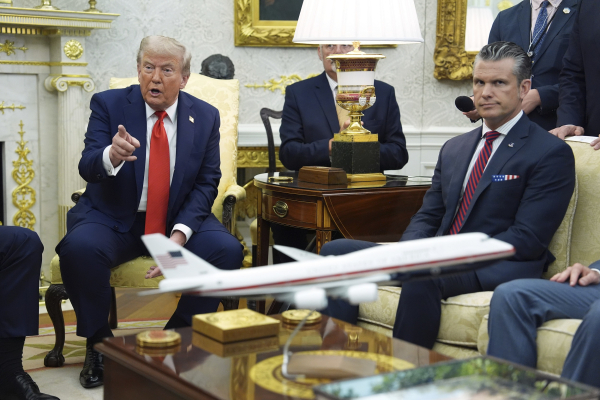 Τραμπ: Τις επόμενες ημέρες θα μιλήσω με τον Πούτιν - Έξαλλος με ερώτηση για τη Ρωσία