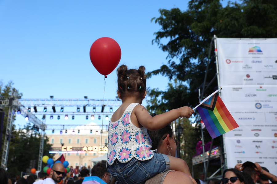 Athens Pride 2026: Πλήθος κόσμου στο Σύνταγμα - Μηνύματα υπερηφάνειας και ισότητας (Εικόνες - Βίντεο)