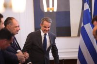 Μεταναστευτικό: Ο Κ. Μητσοτάκης δέχεται κριτική από τα... αριστερά από «γαλάζια» στελέχη