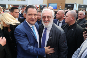 «Κεραυνοί» Σμαραγδή: Μια τυπική υπογραφή του υπ. Ανάπτυξης μπλόκαρε την ταινία του Καποδίστρια