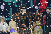 Eurovision 2026: Ποιος είναι ο Akylas που κάνει τους πάντες να τραγουδάνε «Ferto»