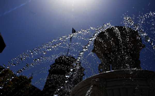 Καιρός: Στους 33 βαθμούς η θερμοκρασία και άνεμοι εώς 7 μποφόρ