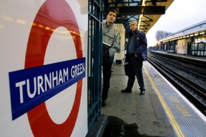 Συνελήφθη άνδρας που υποστήριζε ότι είχε βόμβα στο μετρό του Λονδίνου