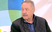 Συγκινεί ο Τάσος Κωστής: Η απώλεια της γυναίκας του και η μάχη του με τον καρκίνο (Βίντεο)