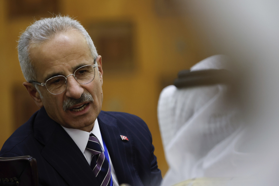 Τουρκία: Ο υπ. Μεταφορών έτρεχε με 225 χλμ., το πόσταρε και θα το πληρώσει (Βίντεο)