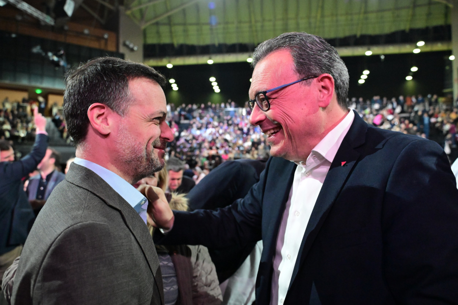 «Φωτιές» σε Κουμουνδούρου, Χαριλάου Τρικούπη και Μαξίμου, προκαλεί η συνάντηση Φάμελλου - Δούκα