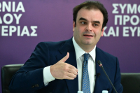 Πιερρακάκης: «Οι τράπεζες να κάνουν περισσότερα για την οικονομία και την κοινωνία»