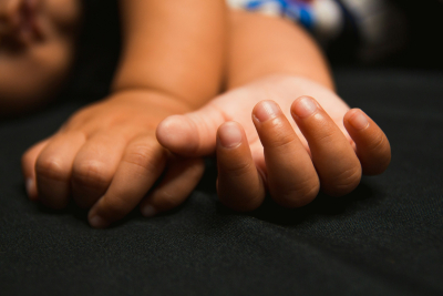 Ιταλία: Ισόβια σε μητέρα που άφησε μόνη τη 18 μηνών κόρη της για μία εβδομάδα - Πέθανε το μωρό