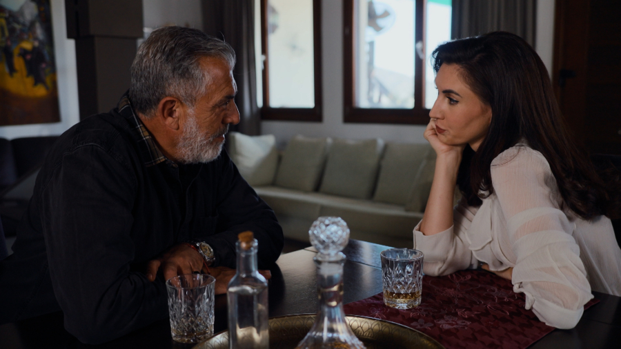 «Γη της Ελιάς»: Ο Παρασκευάς δεν μπορεί να δεχθεί την απόρριψη της Φρύνης