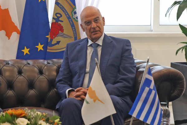 Στο Κάιρο ο Δένδιας για την τριμερή συνάντηση Ελλάδας, Κύπρου και Αιγύπτου