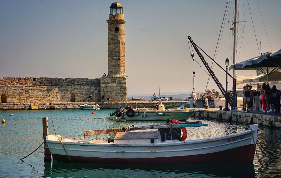 The Times: Τα 6 ελληνικά νησιά που μπορείτε να επισκεφθείτε και το χειμώνα