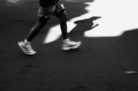 Διάδρομος ή περπάτημα σε εξωτερικό χώρο; Ποιο είναι καλύτερο για απώλεια λίπους, δύναμη και φυσική κατάσταση