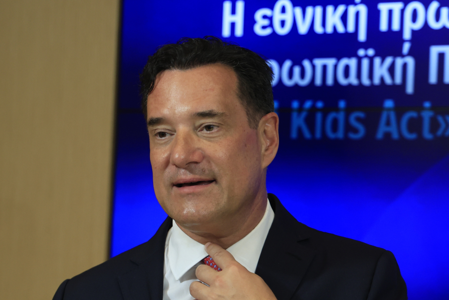 Ο Άδωνις, ο σερβιτόρος και το σχόλιο Κοντιάδη