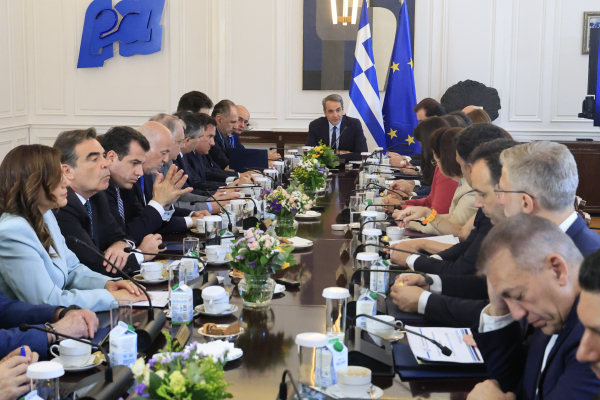 Ανασχηματισμός προ των πυλών - Ανακοινώσεις τις επόμενες ώρες