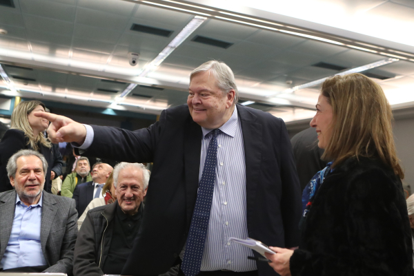 Ο Βενιζέλος έβαλε τον πήχη για το ΠΑΣΟΚ